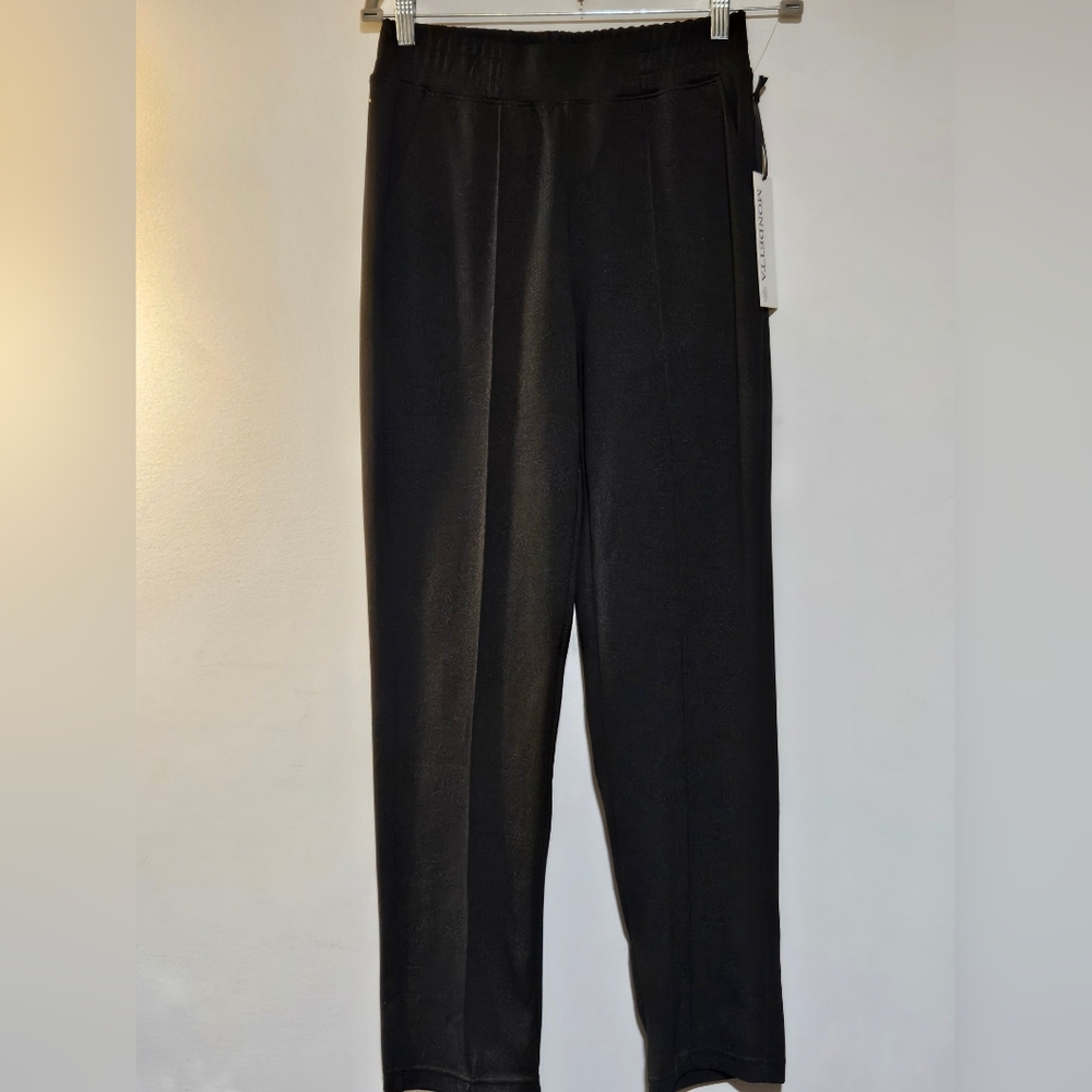140- Woman Black Jogger Pants